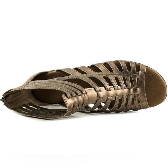 Aerosoles Size 7.5 Memory Foam Bronze Gladiator Sandals! - Picture 2 of 8